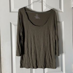 New York and company arm green olive green scoop neck quarter sleeve 3/4 blouse